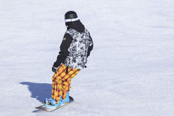 第一次滑雪单板还是双板1