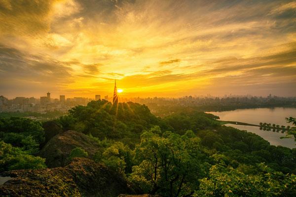 杭州有哪些山可以免费去爬山1