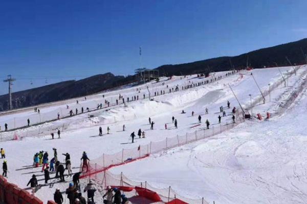 2021探路者嵩顶滑雪场开业时间及门票价格3