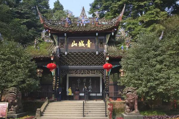 成都自驾游经典线路推荐20222