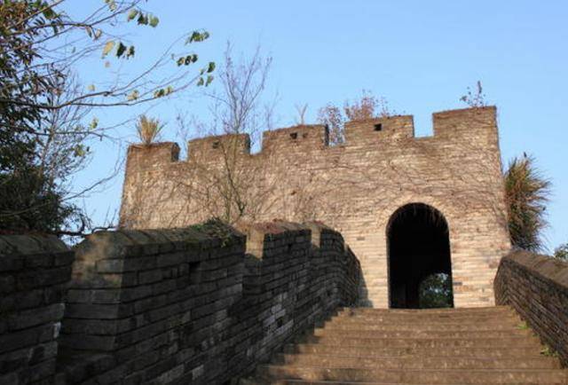 浙江也有座千年长城，长度仅有6公里，却被誉为“江南八达岭”2