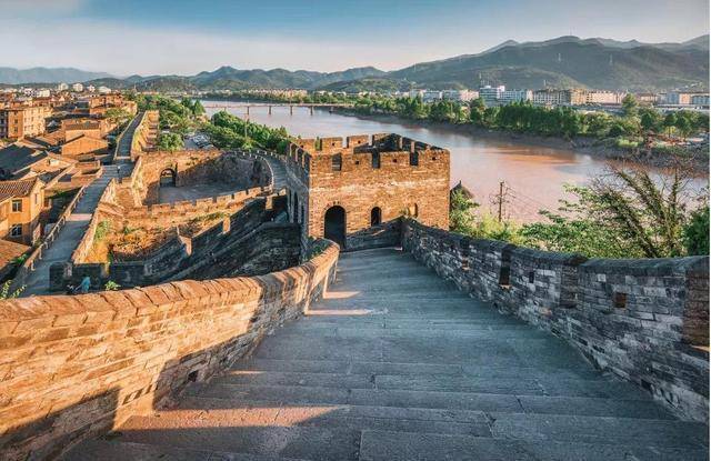 浙江也有座千年长城，长度仅有6公里，却被誉为“江南八达岭”5