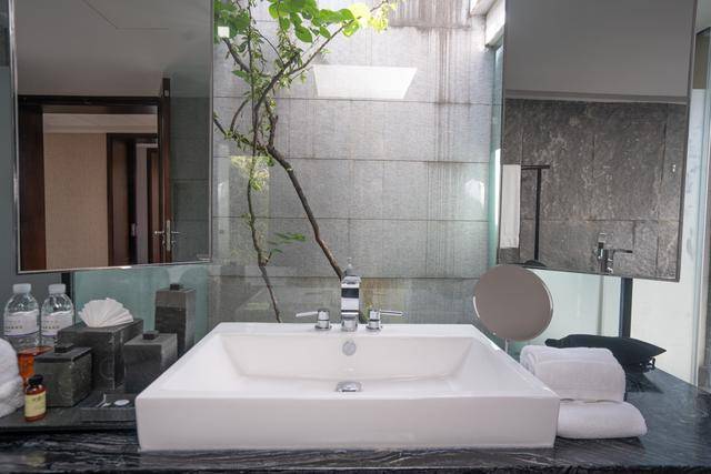 直面玉龙雪山的度假酒店,来丽江一定要住一次9