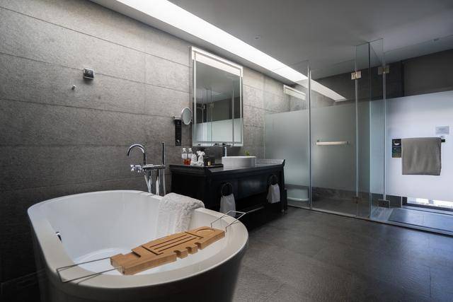 直面玉龙雪山的度假酒店,来丽江一定要住一次15