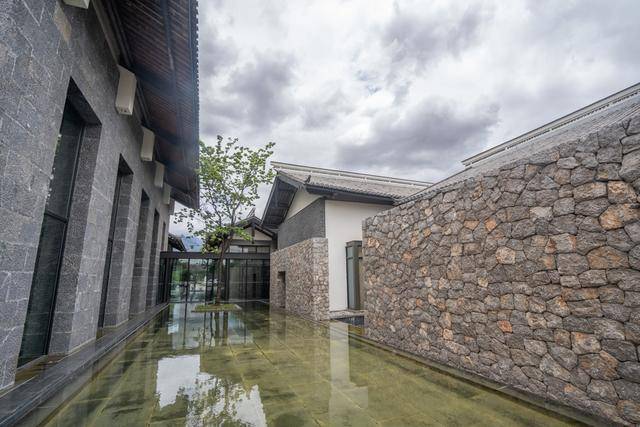 直面玉龙雪山的度假酒店,来丽江一定要住一次21