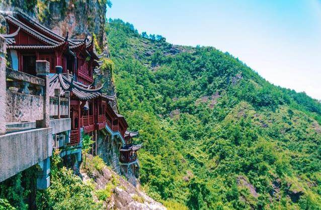 江南有座悬空寺，屹立悬崖上700年不倒，还有全国超大天然大佛1