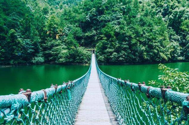 江南有座悬空寺，屹立悬崖上700年不倒，还有全国超大天然大佛5