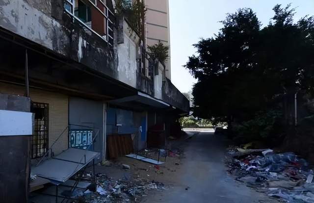 中山曾经一“富人区”，却因开发商导致烂尾，业主至今都不能入住2