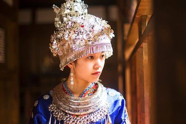 苗寨里的银饰既便宜又漂亮,为何游客很少买?导游说了大实话3