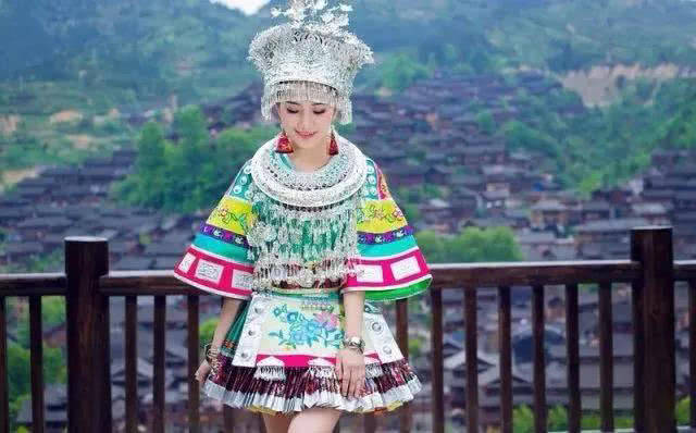 苗寨里的银饰既便宜又漂亮,为何游客很少买?导游说了大实话5