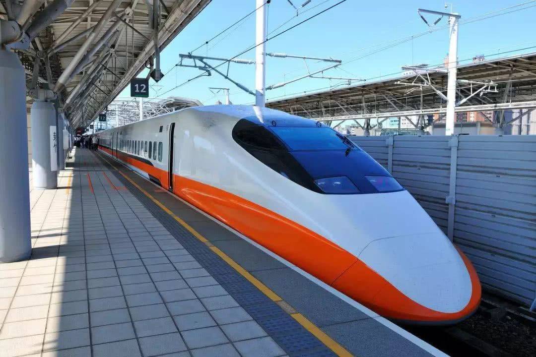 高铁非要建在高架上吗?如果强行修在平地上,会面临什么后果?2