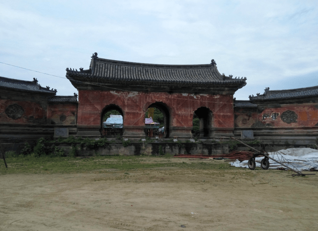 湖北有个奇特的钉子户，为了保护它，当地花费2亿将它抬高15米3