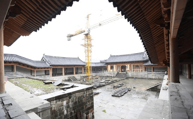 湖北有个奇特的钉子户，为了保护它，当地花费2亿将它抬高15米4