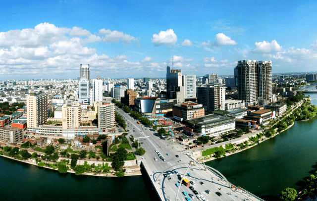 继威海之后,山东又一“仙境”城市走红,景色优美发展力十足1