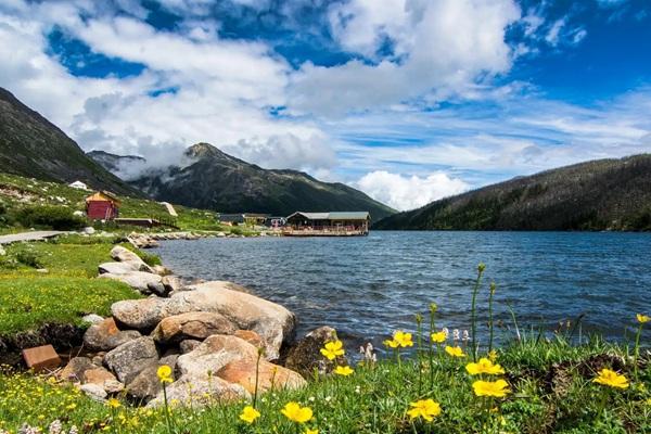 川藏318自驾游最佳月份是几月份?这3个月份各有千秋3