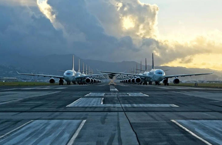 与普通地面相比,飞机跑道究竟有啥不同?上百吨飞机降落也砸不坏3