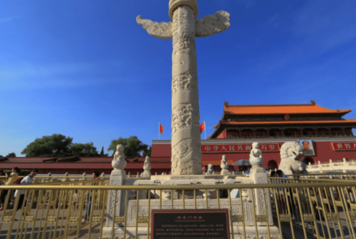 天安门前的那两根柱子,只是起到装饰作用吗?导游:其实另有深意1