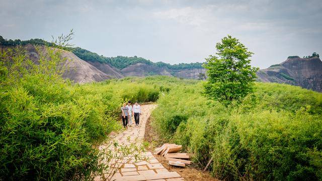 中国最奇特最像外星球的地貌就在湖南这个地方,火爆多年还未收费4
