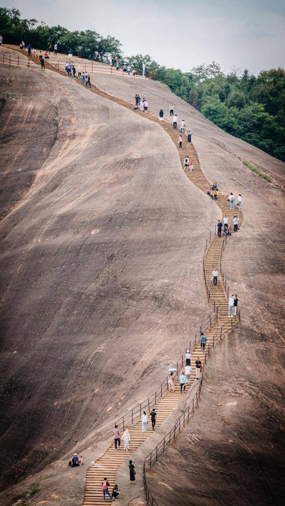 中国最奇特最像外星球的地貌就在湖南这个地方,火爆多年还未收费9
