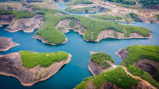 中国最奇特最像外星球的地貌就在湖南这个地方,火爆多年还未收费22