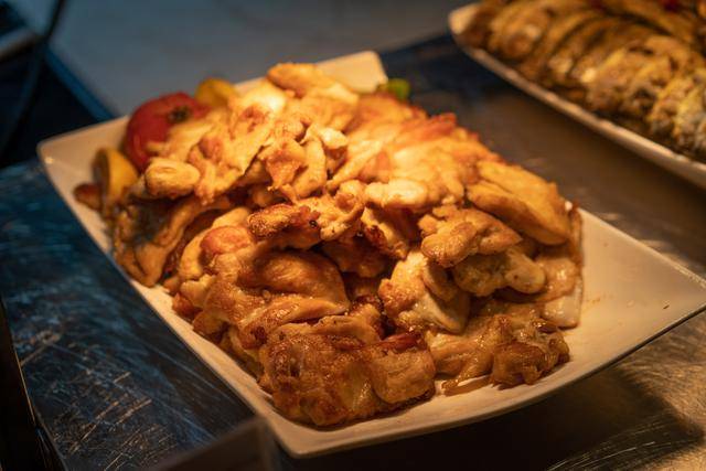 广州汇华希尔顿逸林酒店，想要享受美食来这里绝对没错24