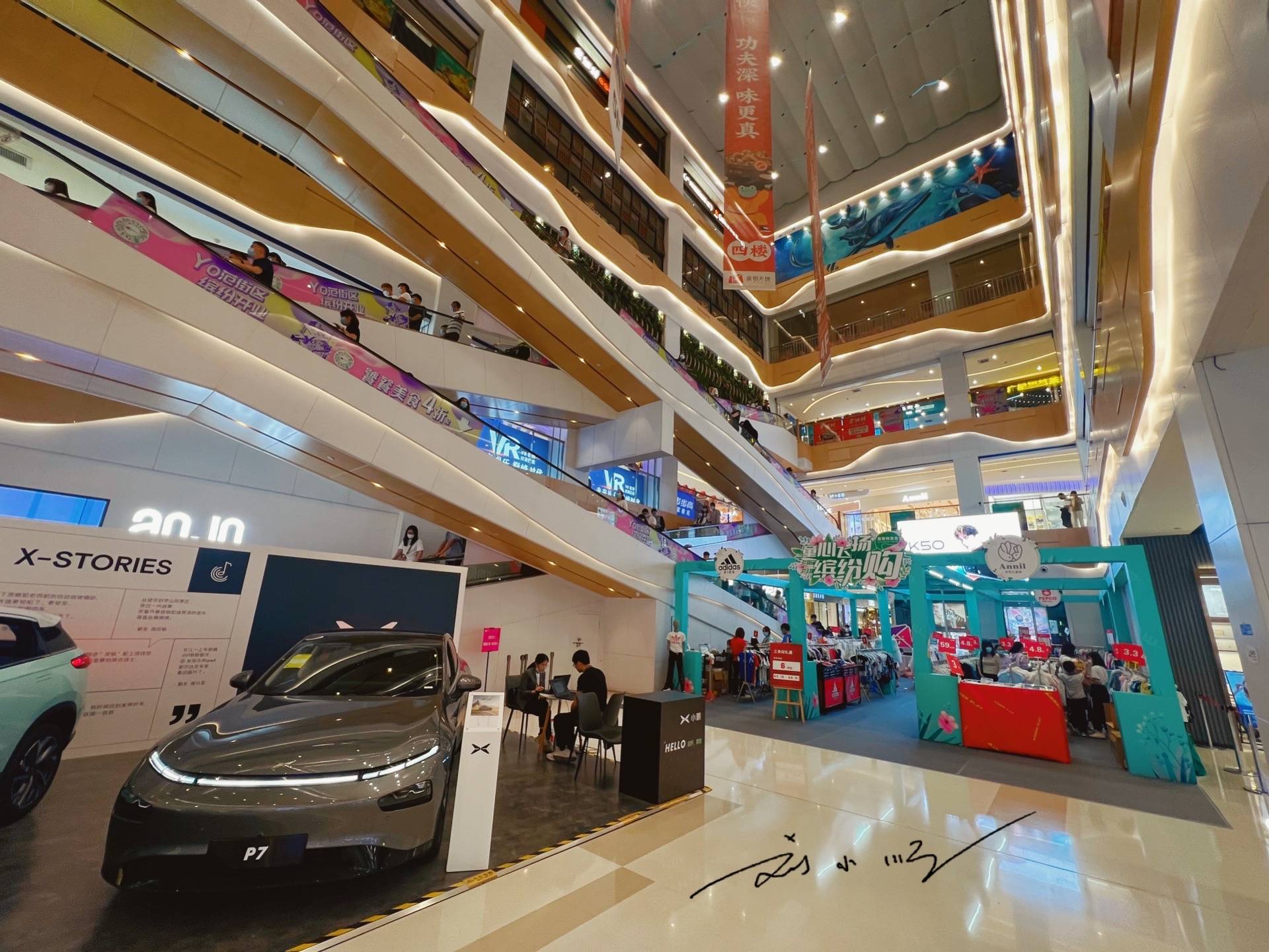 广州市白云区这家商场人气很旺,就在地铁口,几乎每天都人山人海8