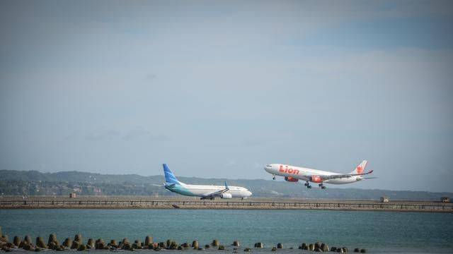 飞机真的安全吗？放心好了，比汽车安全8