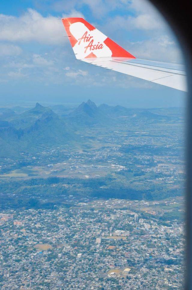 飞机真的安全吗？放心好了，比汽车安全13