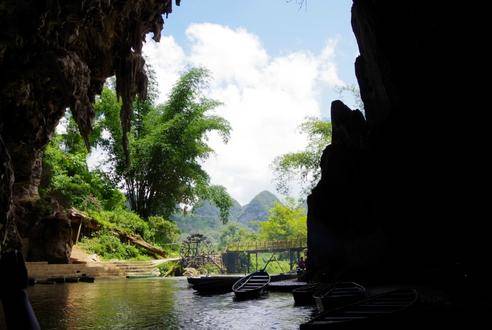 云南藏了个“世外桃源”,隐居避世700年,出入只能乘独木舟1