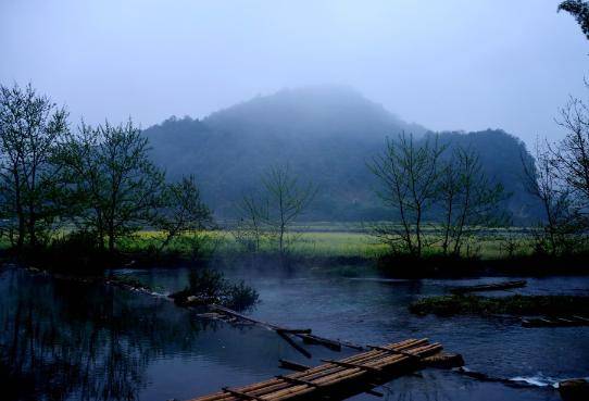 云南藏了个“世外桃源”,隐居避世700年,出入只能乘独木舟2