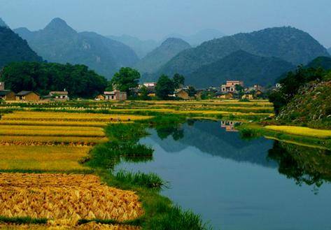 云南藏了个“世外桃源”,隐居避世700年,出入只能乘独木舟3