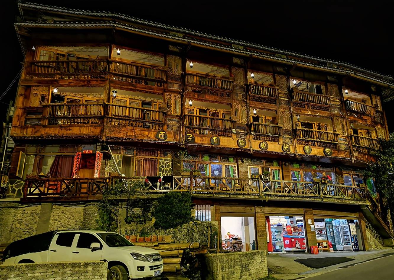 明朝修故宫的工人，为什么把故宫修歪了？答案你万万没想到！1