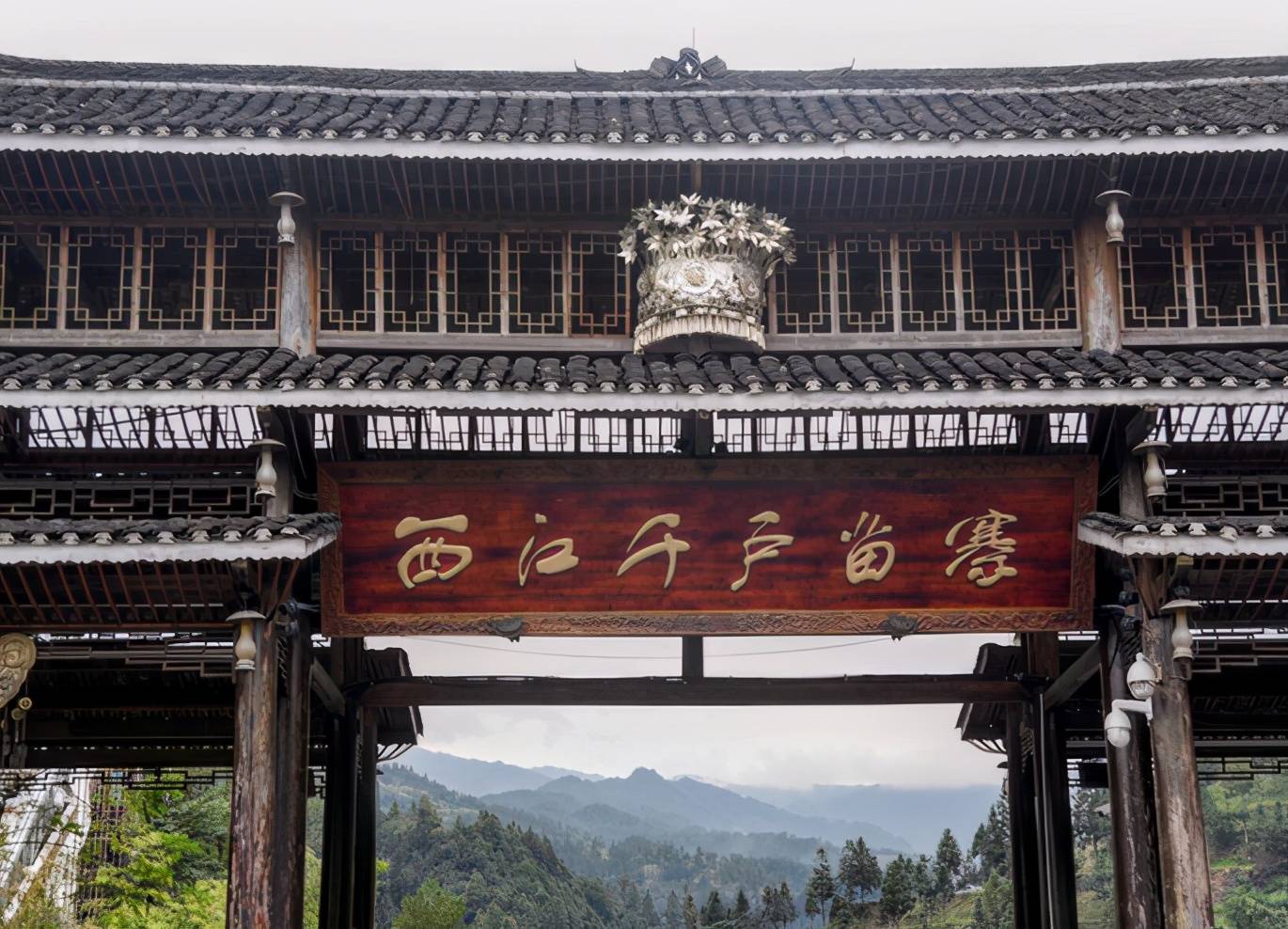 苗寨里的银饰精致又便宜,导游为何劝别买,原来其中大有学问4