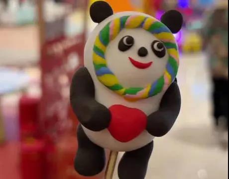 德州民间艺人捏面塑版“冰墩墩”“雪容融”为冬奥加油1