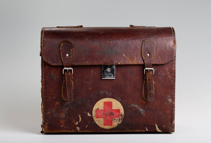 国家一级文物！这个小药箱的故事令人感动1