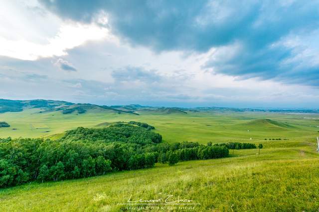 内蒙古的一个地级市,与承德毗邻,拥有十万公顷的自然保护区6