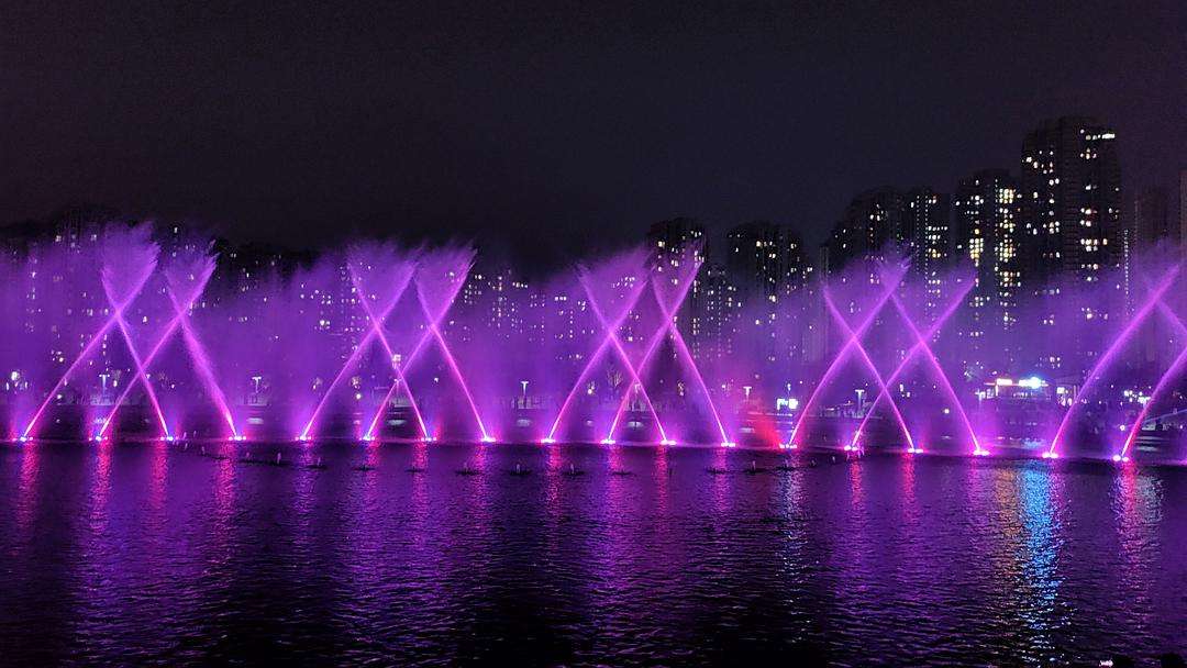 下雨天长沙梅溪湖有音乐喷泉看吗?1