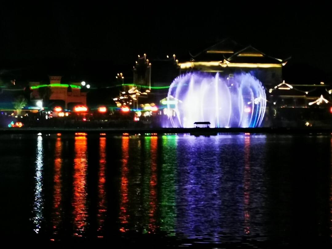 长沙铜官窑古镇夜场有什么好玩的?1