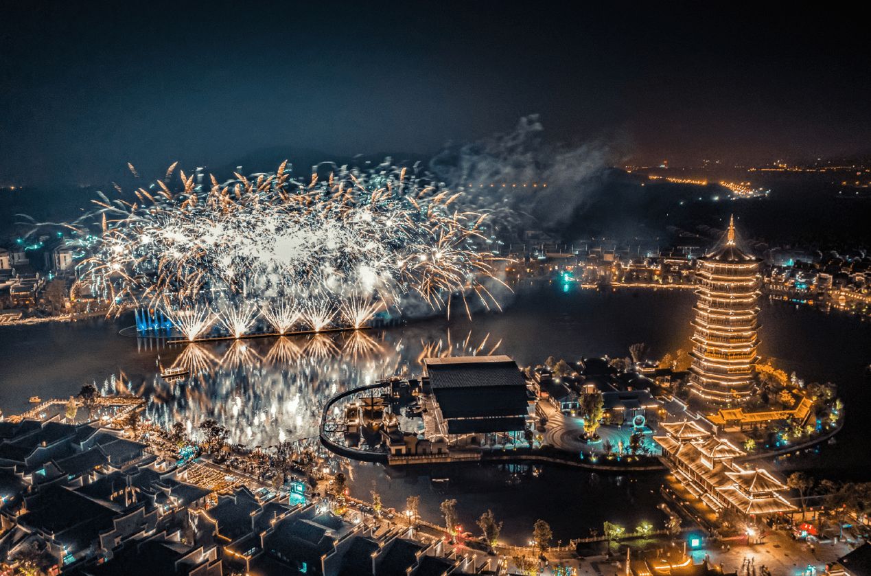 长沙铜官窑古镇能在里面过夜吗?1