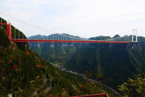 德夯苗寨上的奇观矮寨大桥2