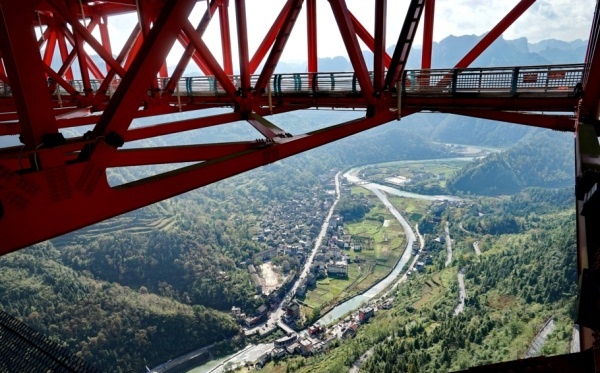 德夯苗寨上的奇观矮寨大桥6