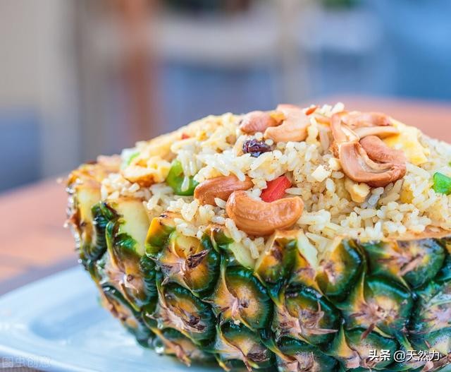 菠萝饭最简单的做法（教你菠萝饭的烹饪方法）4