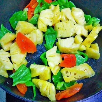 菠萝咕咾肉的家常做法（咕咾肉简单做法步骤）5