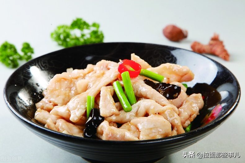 炒肉丝的家常做法（炒肉丝牢记3放2不放才好吃）1