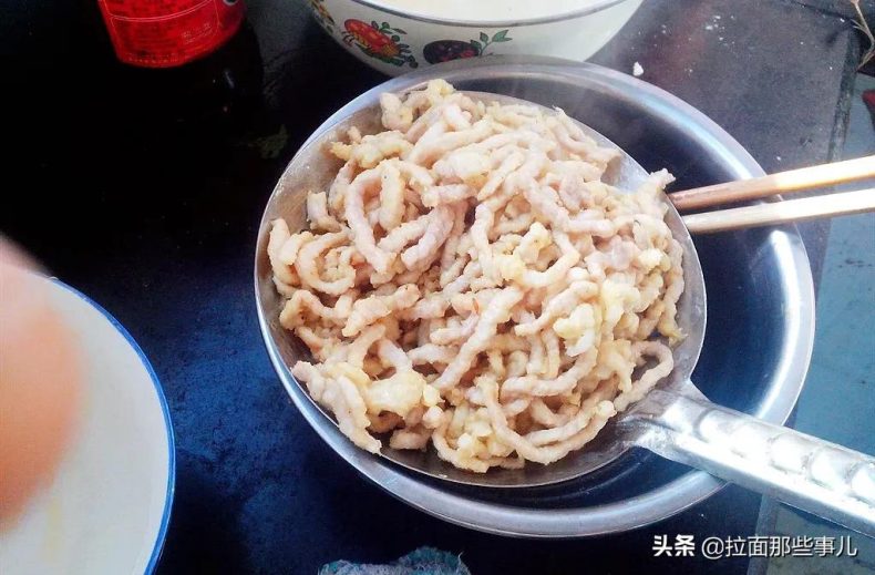 炒肉丝的家常做法（炒肉丝牢记3放2不放才好吃）6