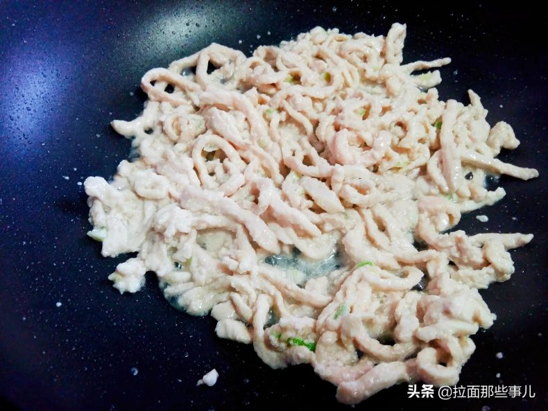 炒肉丝的家常做法（炒肉丝牢记3放2不放才好吃）14