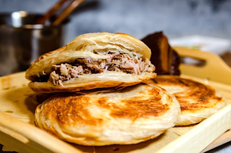 西安十大地道的西安美食排行榜(最具人气的五大美食街)5