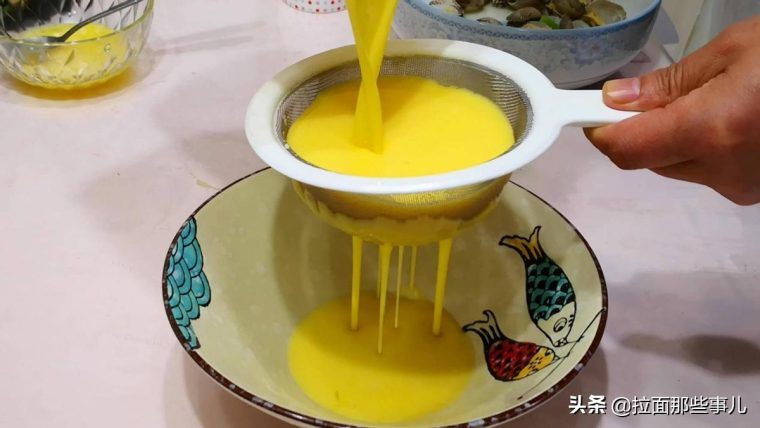 简单蒸鸡蛋羹的做法诀窍(教你蒸鸡蛋羹的2个技巧)12