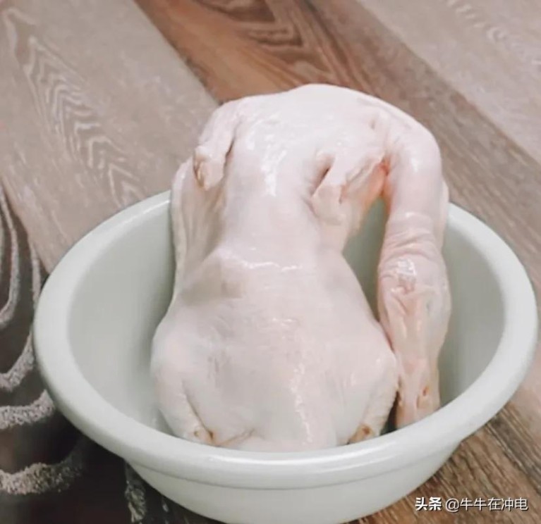 南京特色美食盐水鸭怎么做（盐水鸭的烹调方法）2